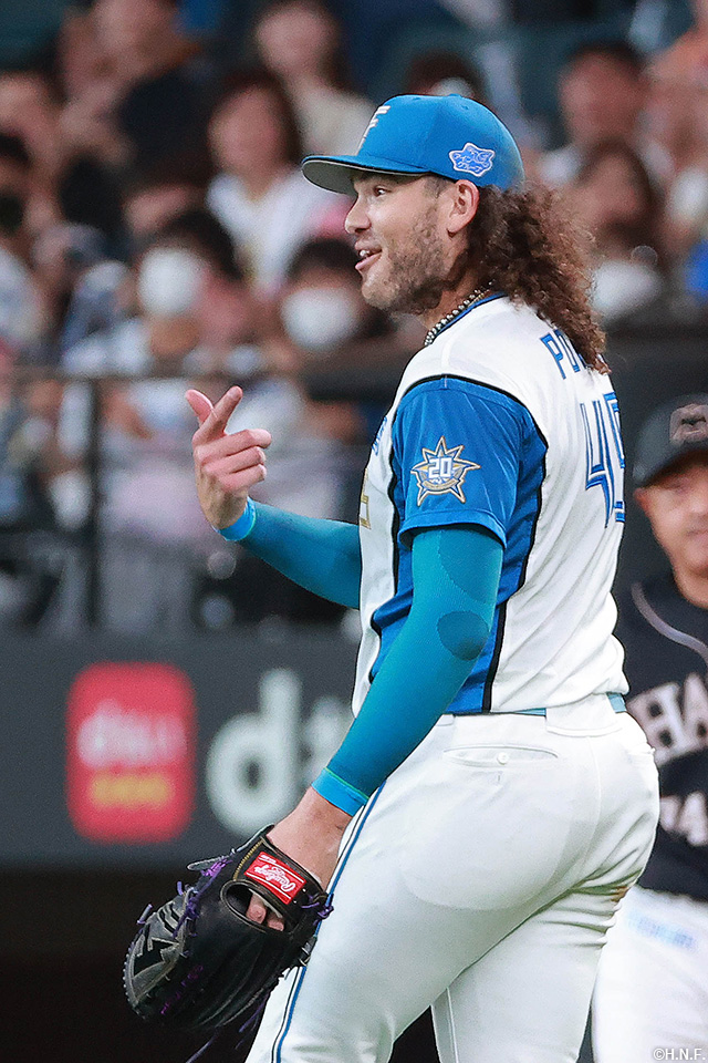 先発のポンセ投手05