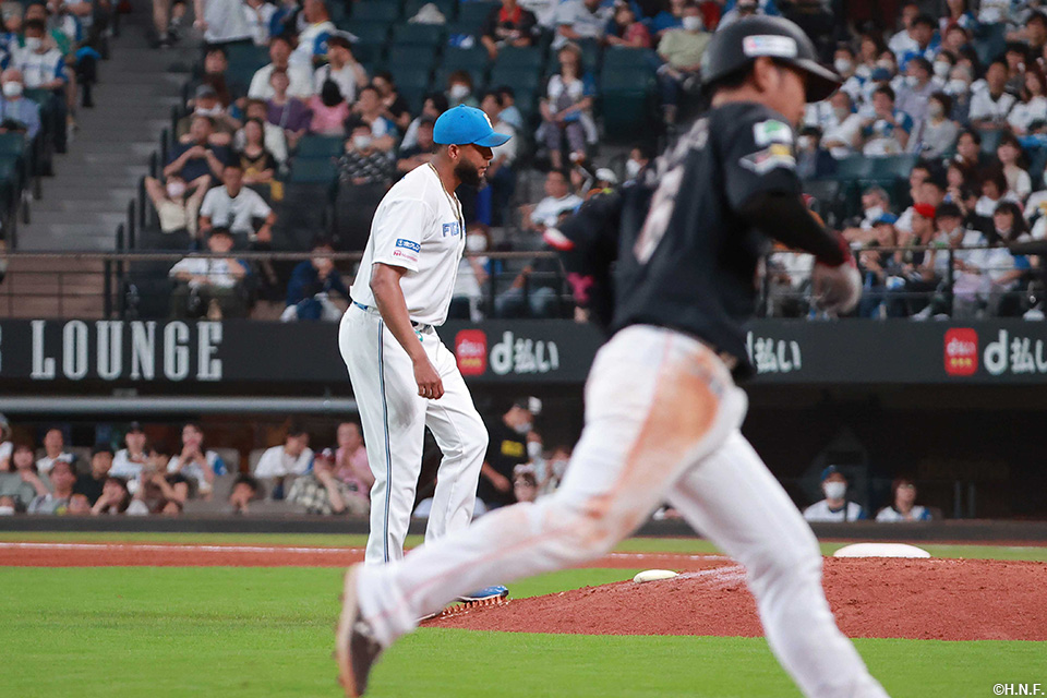 6回表、被弾したロドリゲス投手
