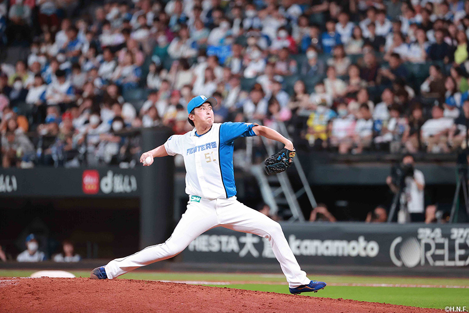 8回、4番手の石川直投手