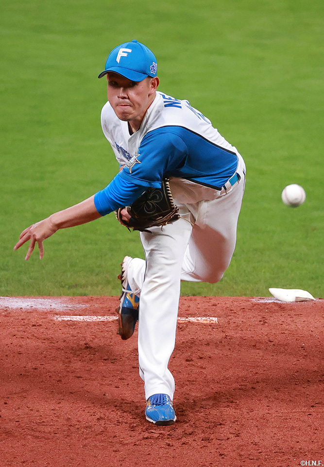 先発の根本投手04