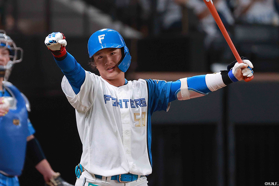 5回裏、押し出しの四球を選んだ奈良間選手