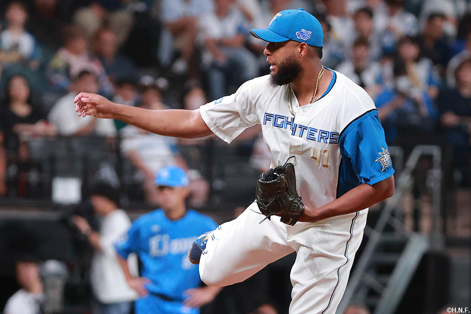 6回、二番手のロドリゲス投手