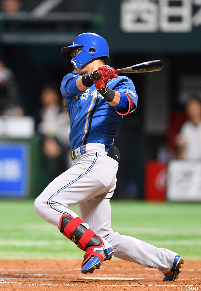 9回表、ショートへタイムリー内野安打を放った