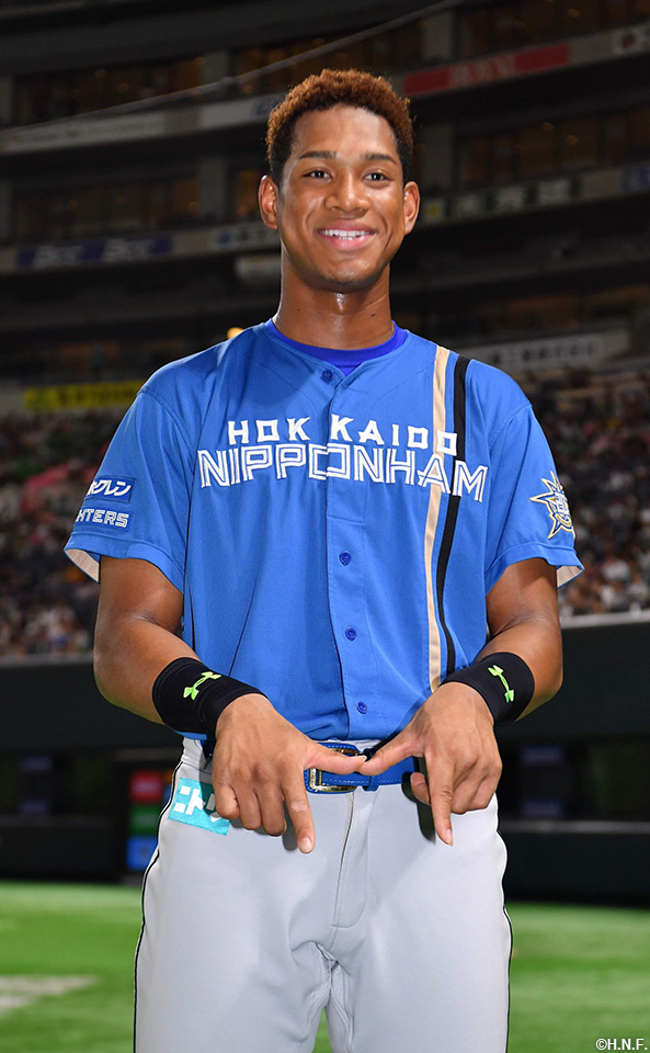 ヒーローの万波選手