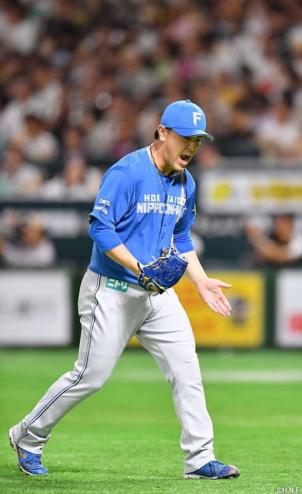 7回裏のピンチを抑えた河野投手