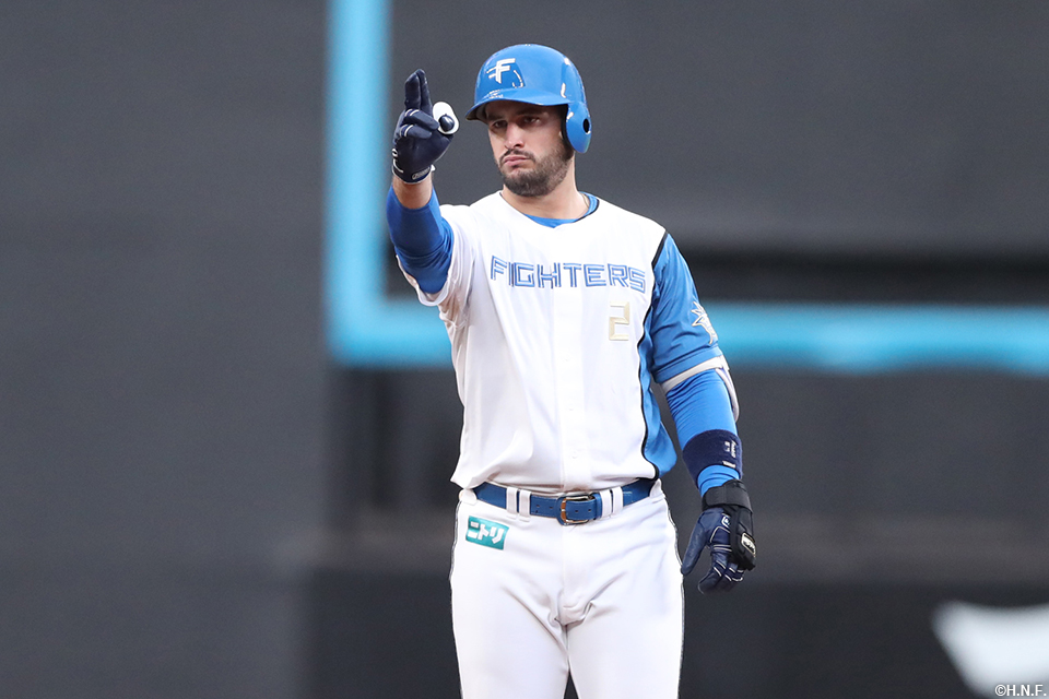 1回裏、レフトへ先制の適時二塁打を放ったマルティネス選手