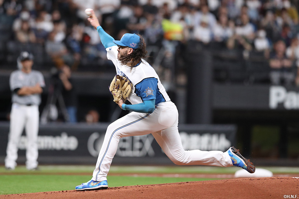 先発のポンセ投手