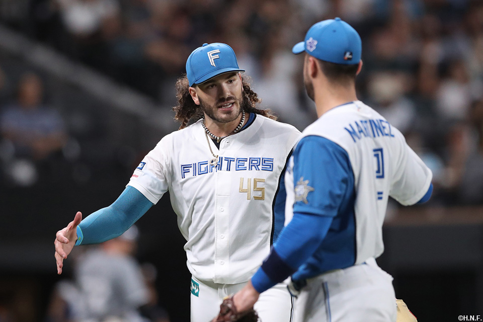 4回表、ピンチを切り抜けたポンセ投手02