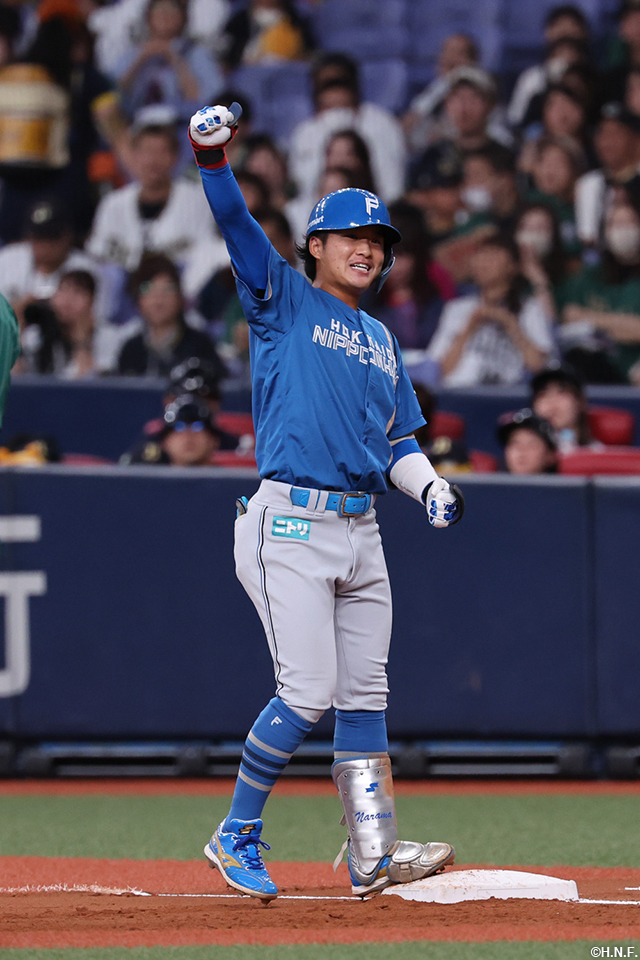 2回表、先制適時打を放った奈良間選手