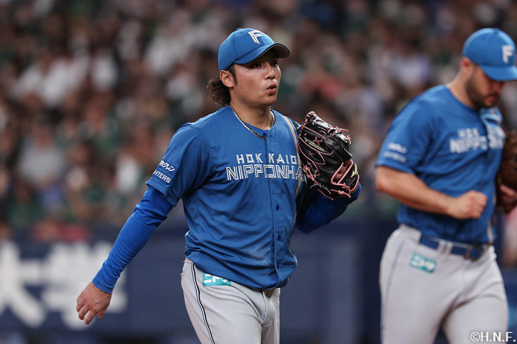 7回裏のピンチを抑えた伊藤投手