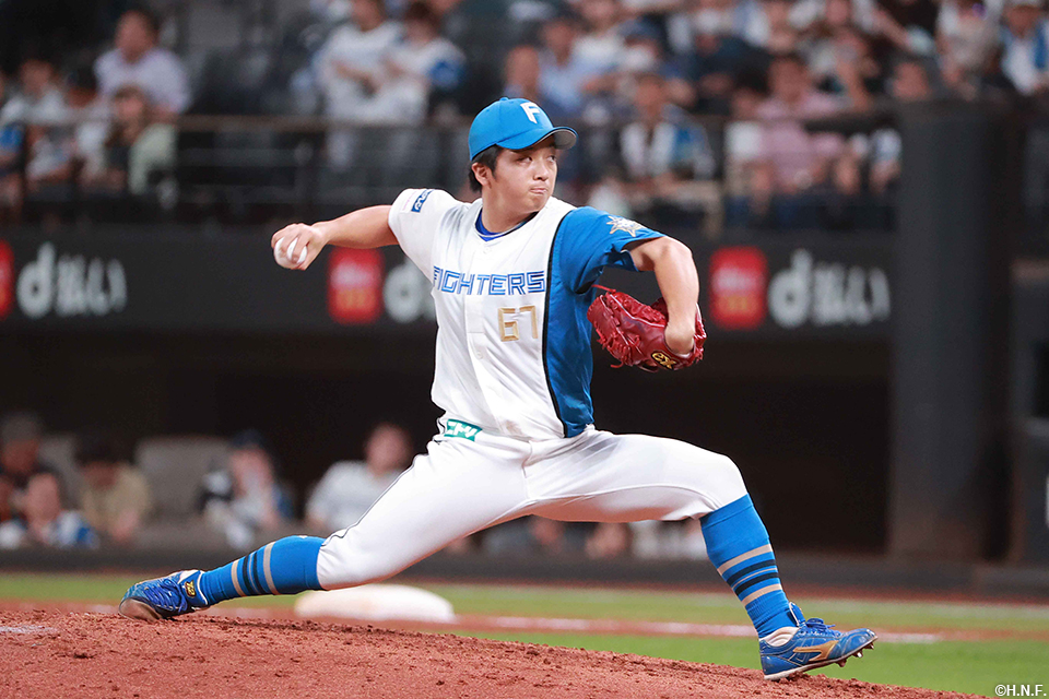 8回、三番手の山本拓投手