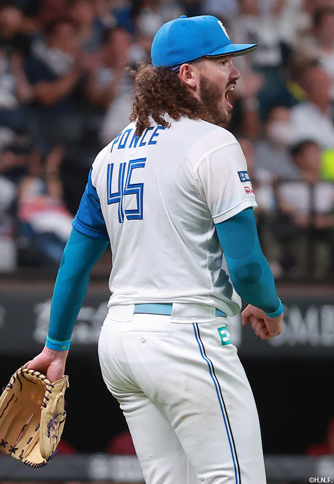 先発のポンセ投手03