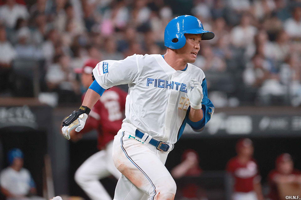 3回裏、適時打を放った王選手