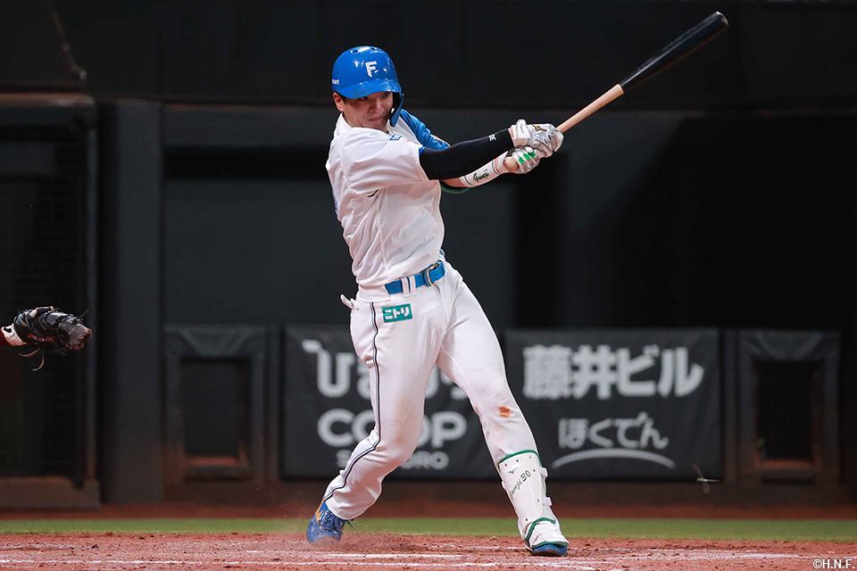 3回裏、2点適時打を放つ郡司選手