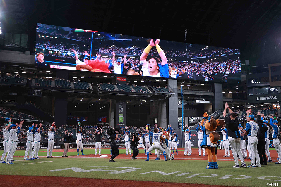 山田選手による一丁締め