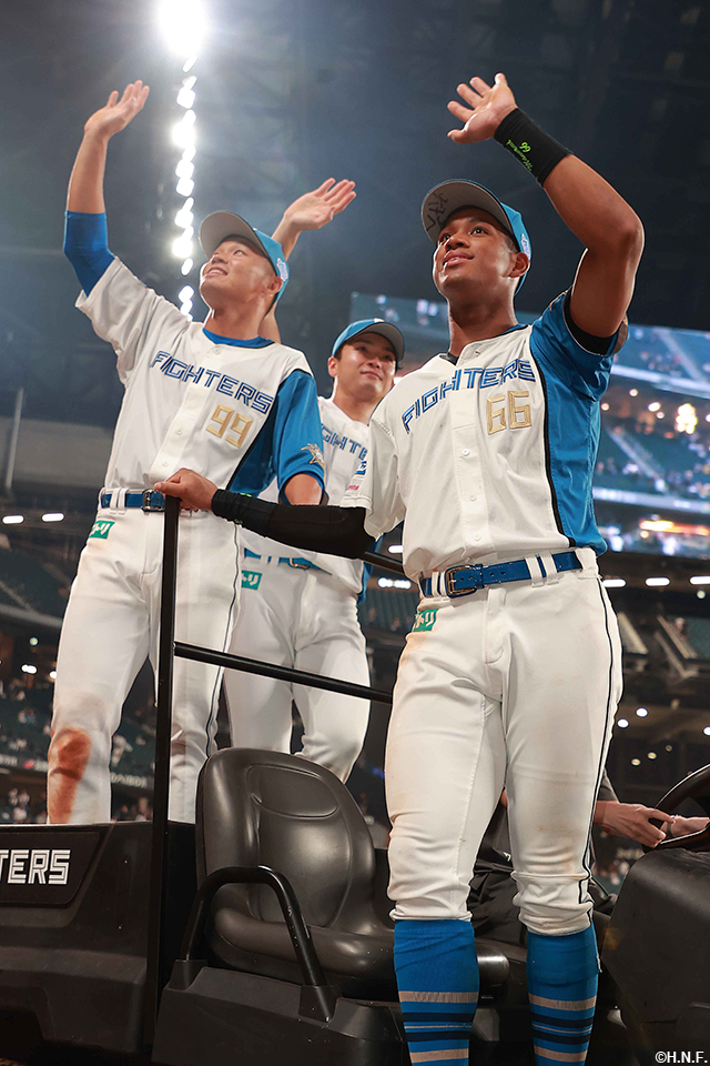 ヒーローの王選手、郡司選手、万波選手02