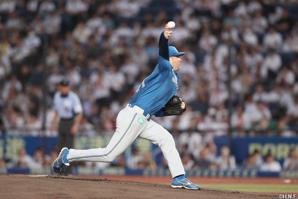 先発のマーベル投手