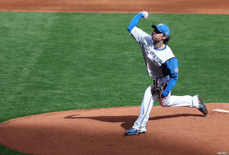 先発の伊藤投手01