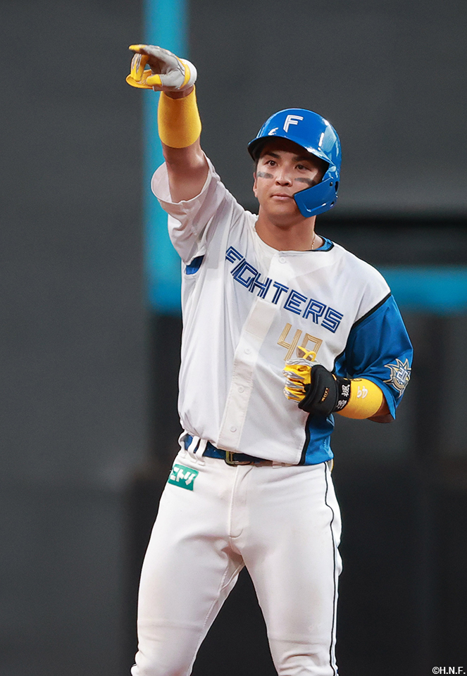 6回裏、レフトへヒットを放つ山田選手02