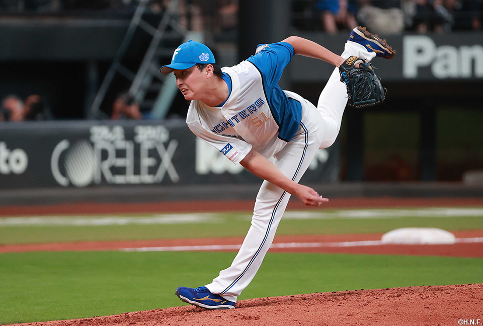 7回、三番手の石川投手