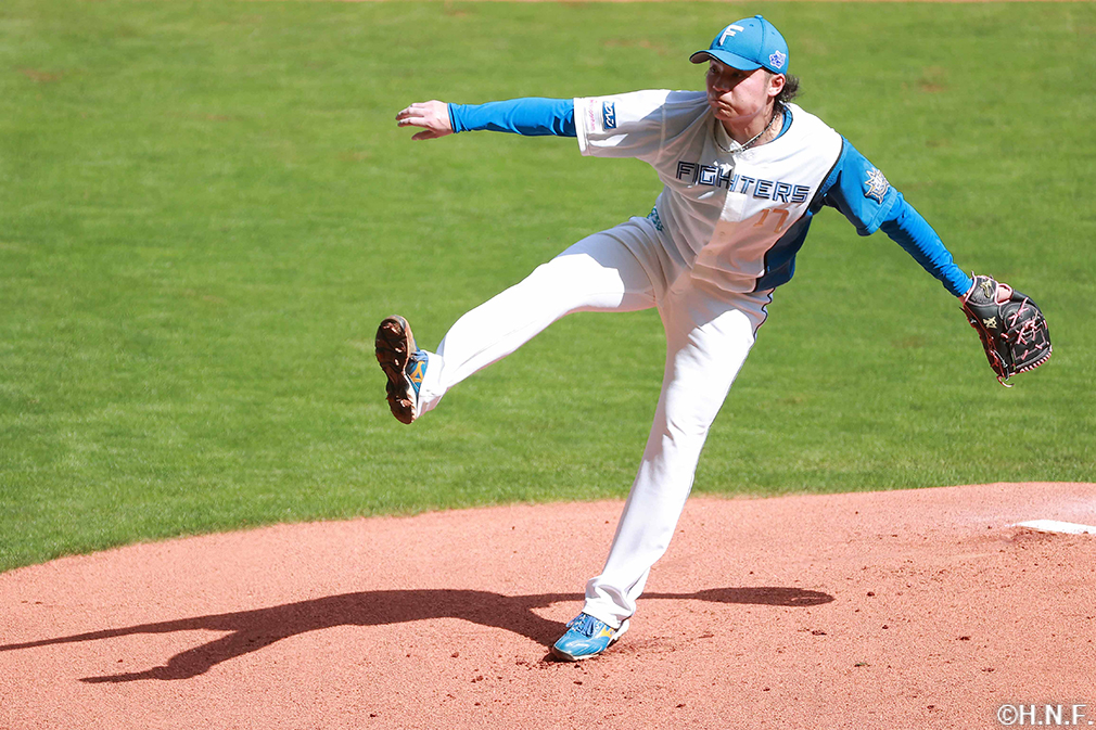 先発の伊藤投手04