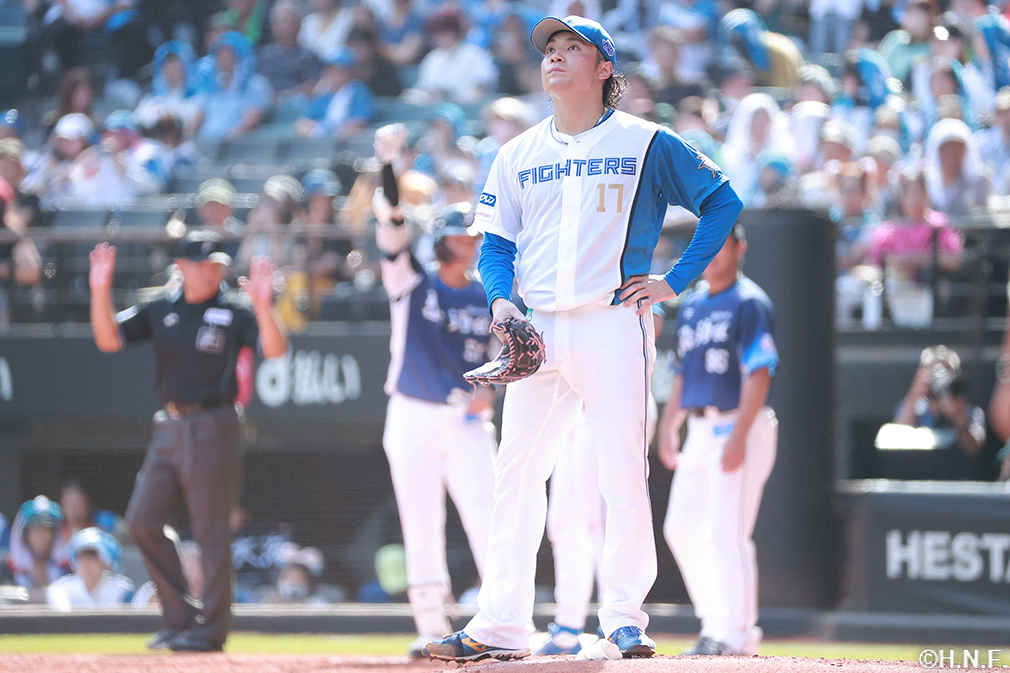 3回表、追加点を許した伊藤投手01