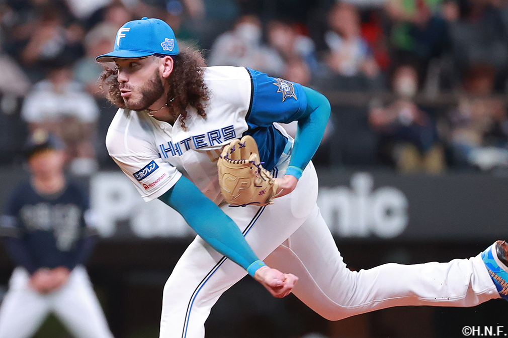 先発のポンセ投手03