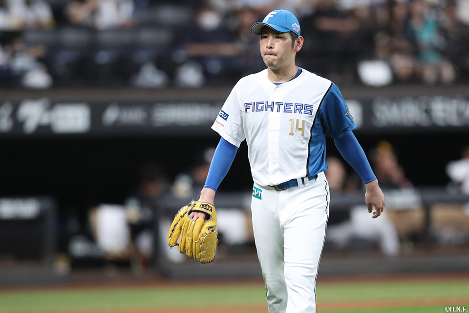 4回表を三者凡退に抑えた加藤貴投手