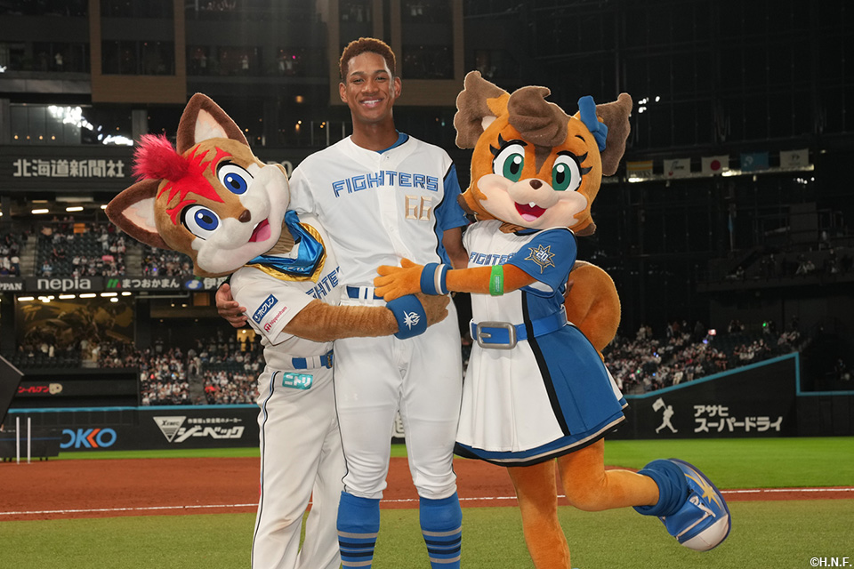 ヒーローの万波選手02