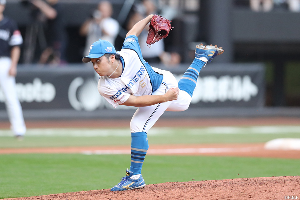 9回、三番手の山本拓投手