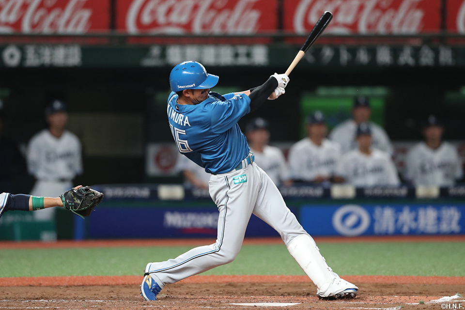 4回表、レフトへ二塁打を放つ木村選手01