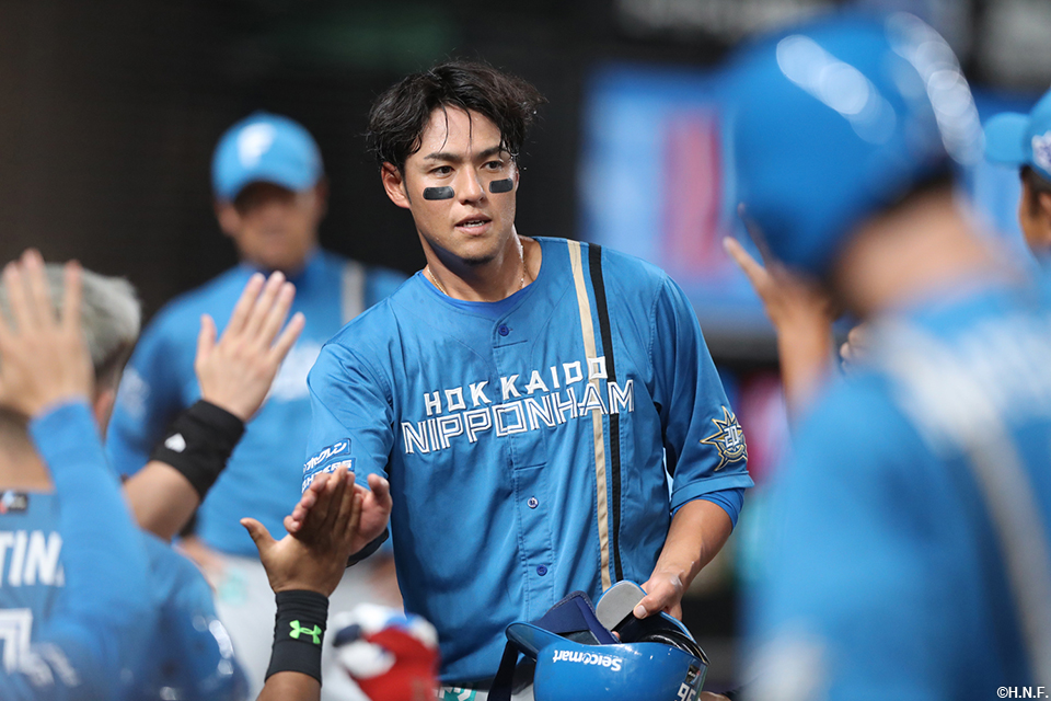 4回表、レフトへ二塁打を放つ木村選手02