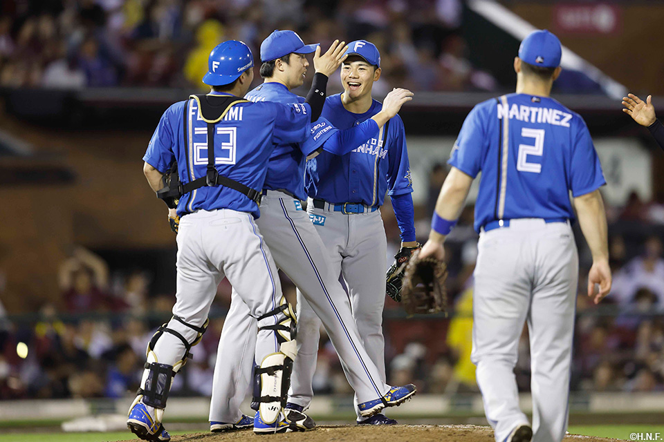 田中正投手が抑えてゲームセット02