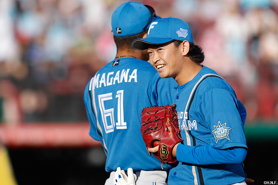 6回裏、ピンチで登板し抑えた鈴木投手