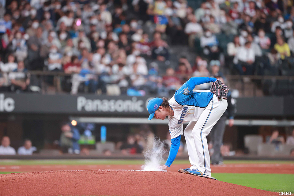 先発の伊藤投手04