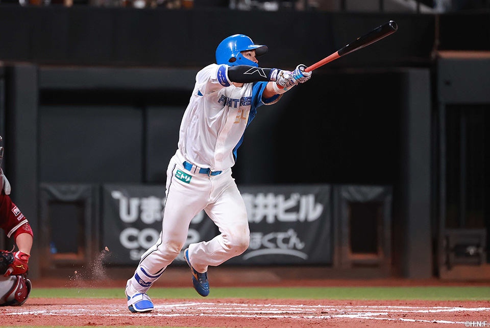 6回裏、プロ初本塁打を放つ田宮選手01