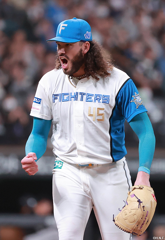 6回表、ピンチを抑えたポンセ投手