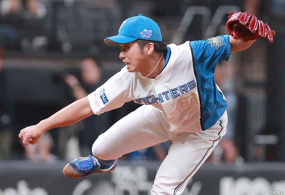 9回、三番手の山本拓投手