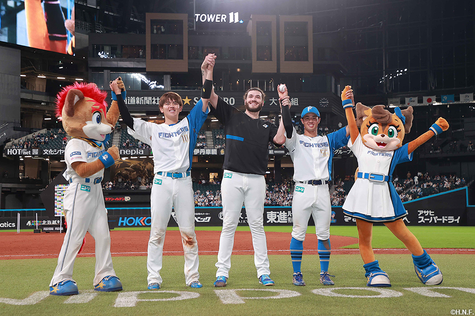 ヒーローの3選手02