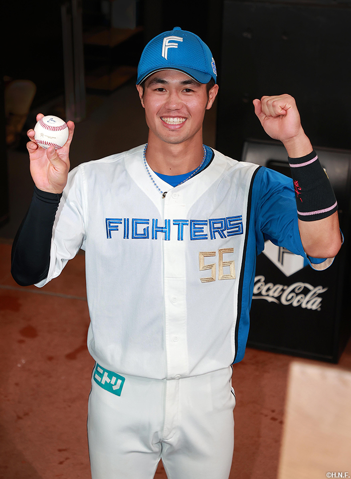 プロ初本塁打を放った細川選手