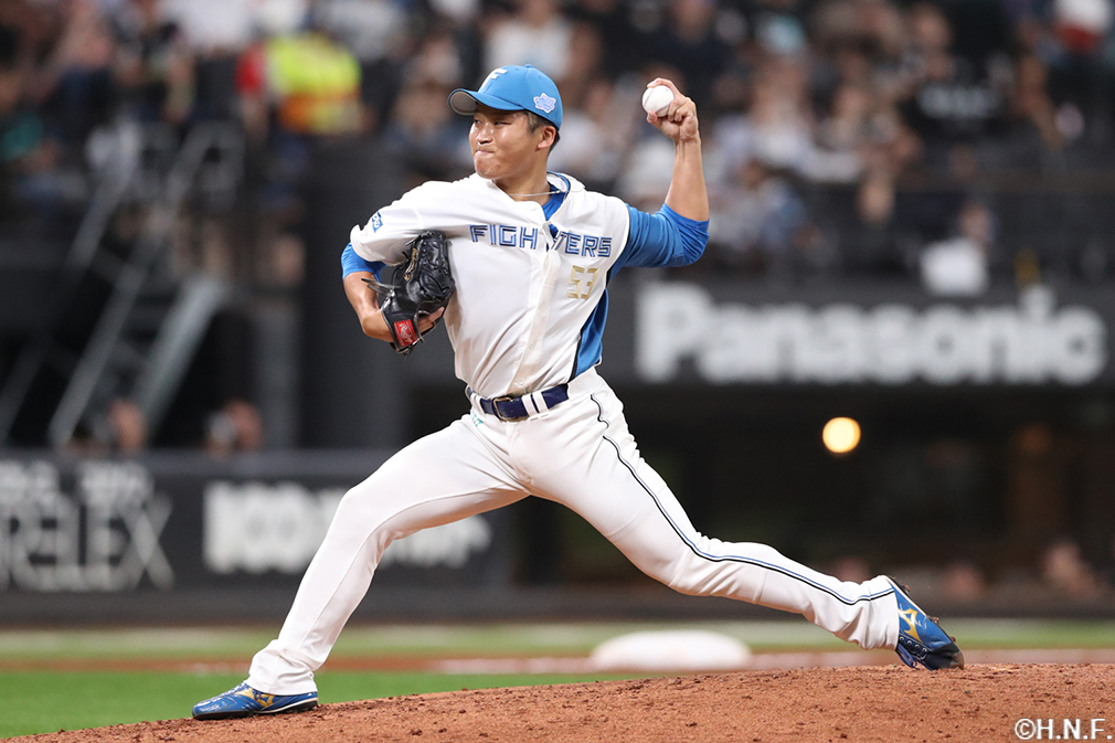 6回、二番手の長谷川威投手