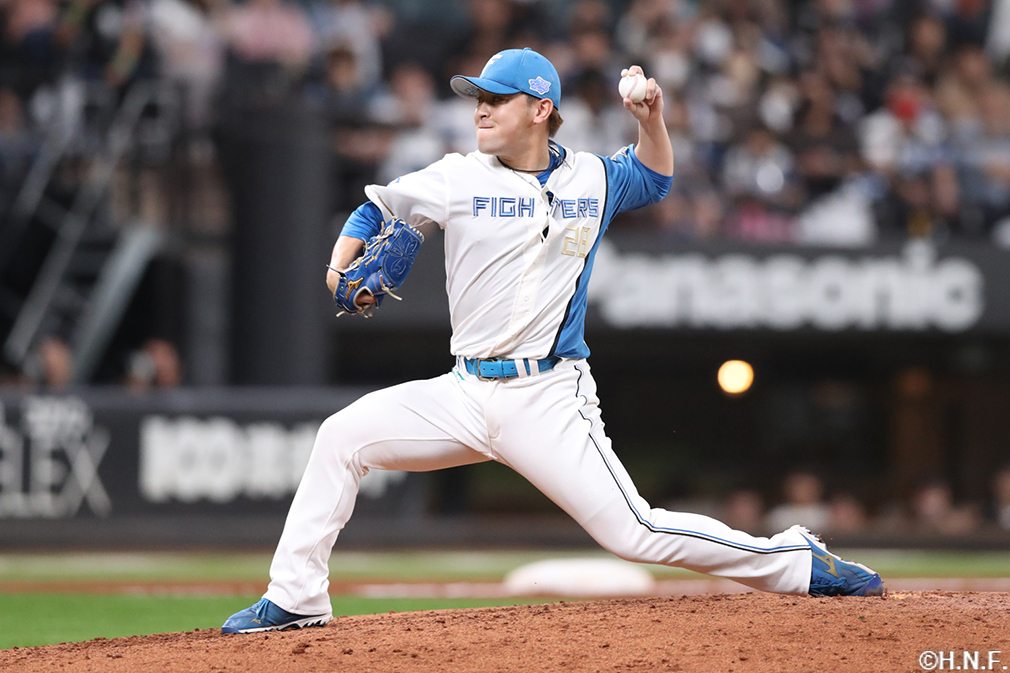 8回、四番手の河野投手