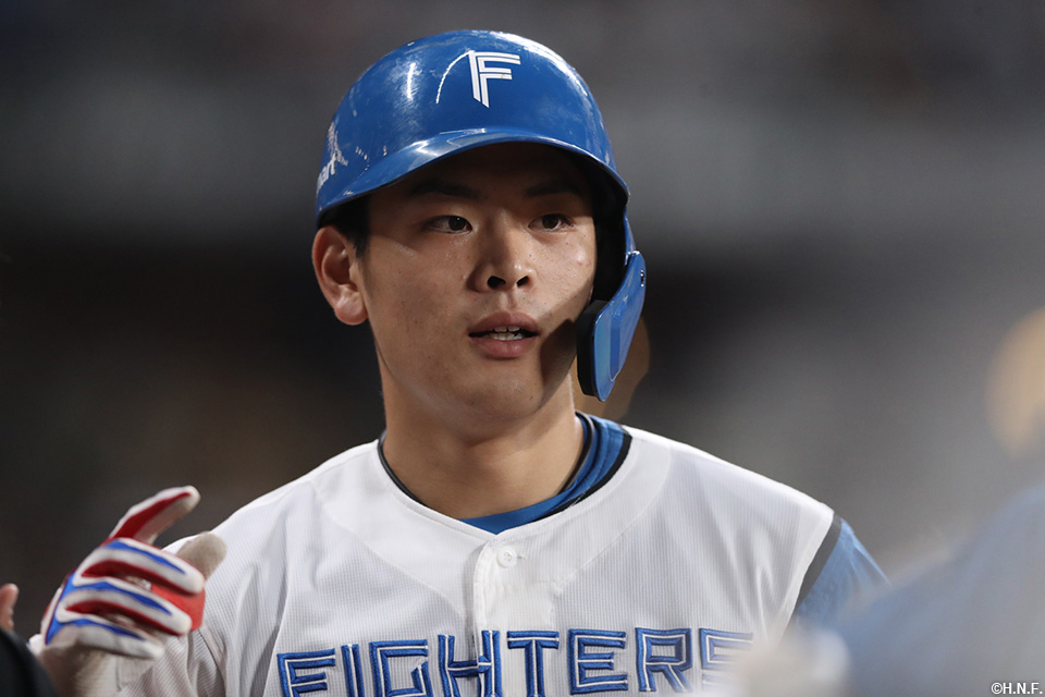 7回裏、レフトスタンドへ一発を放った野村選手02