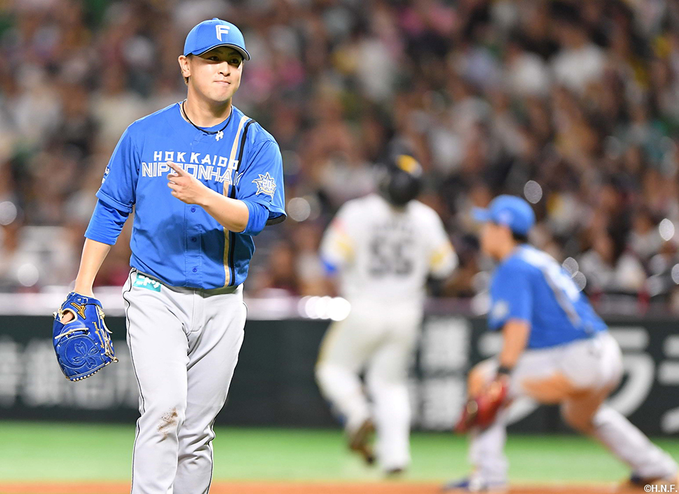 8回表を抑えた河野投手