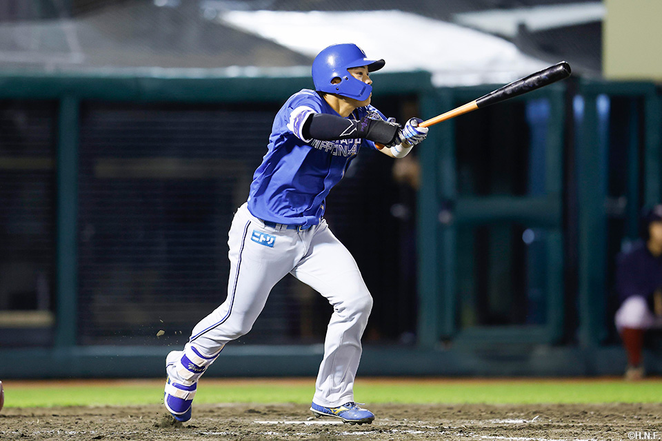 3回表、適時打を放つ田宮選手01