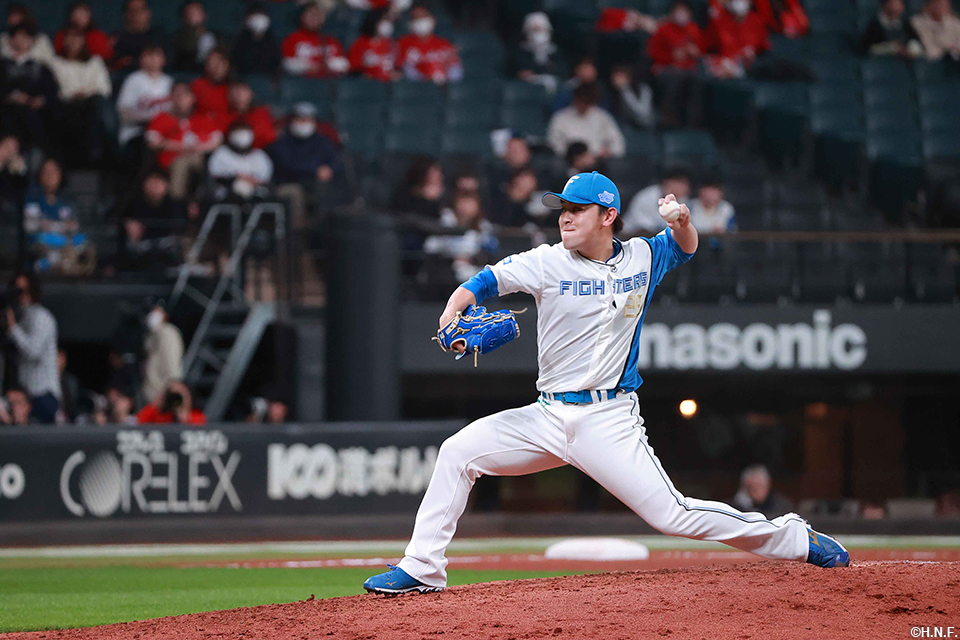 8回、四番手の河野投手