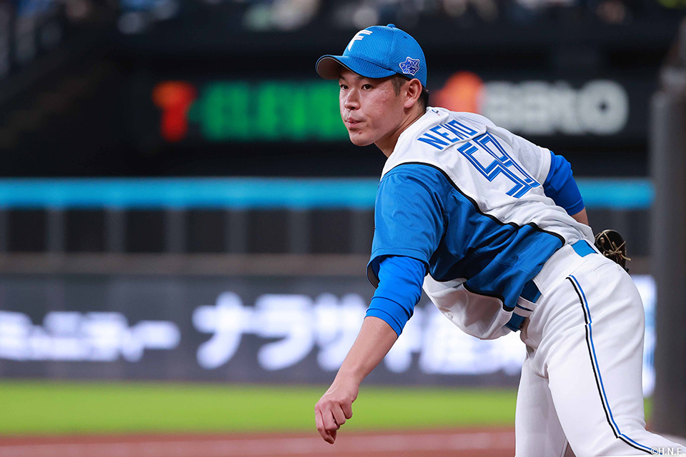 先発の根本投手03