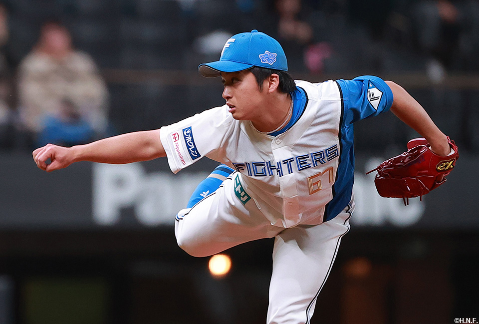 9回、五番手の山本拓投手01