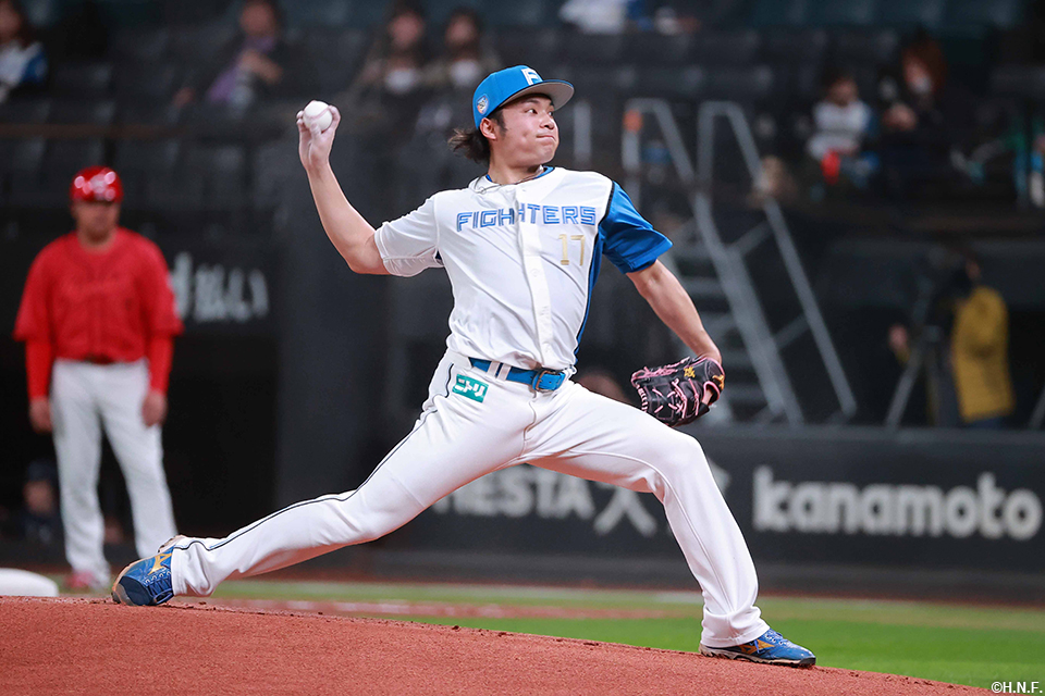 先発の伊藤投手01