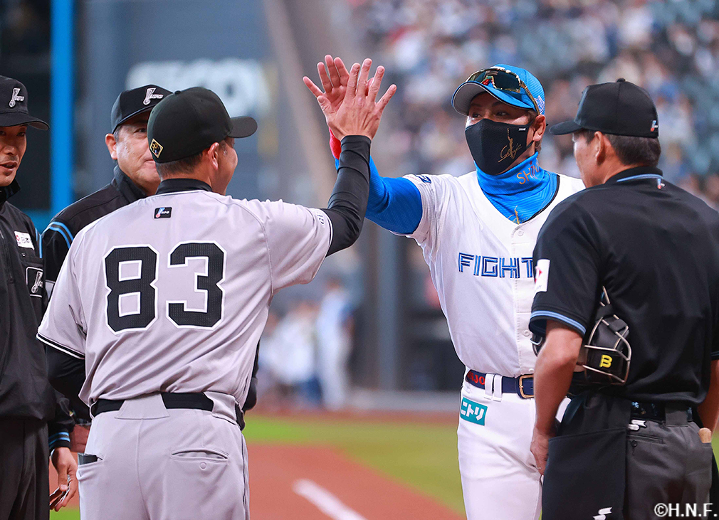 新庄監督とジャイアンツ阿部監督